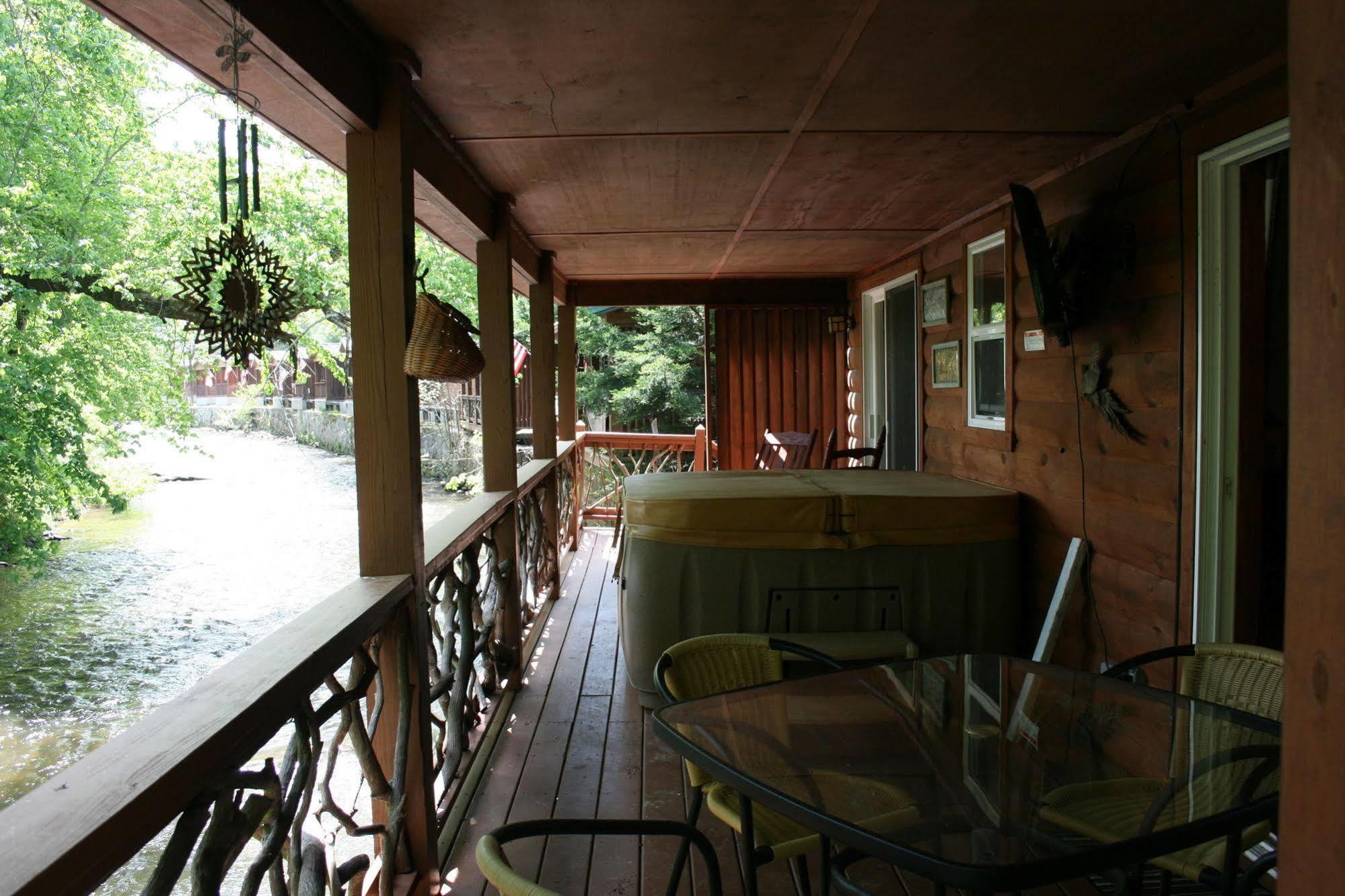 Qualla Cabins And Motel Cherokee Near Casino Whittier Ngoại thất bức ảnh