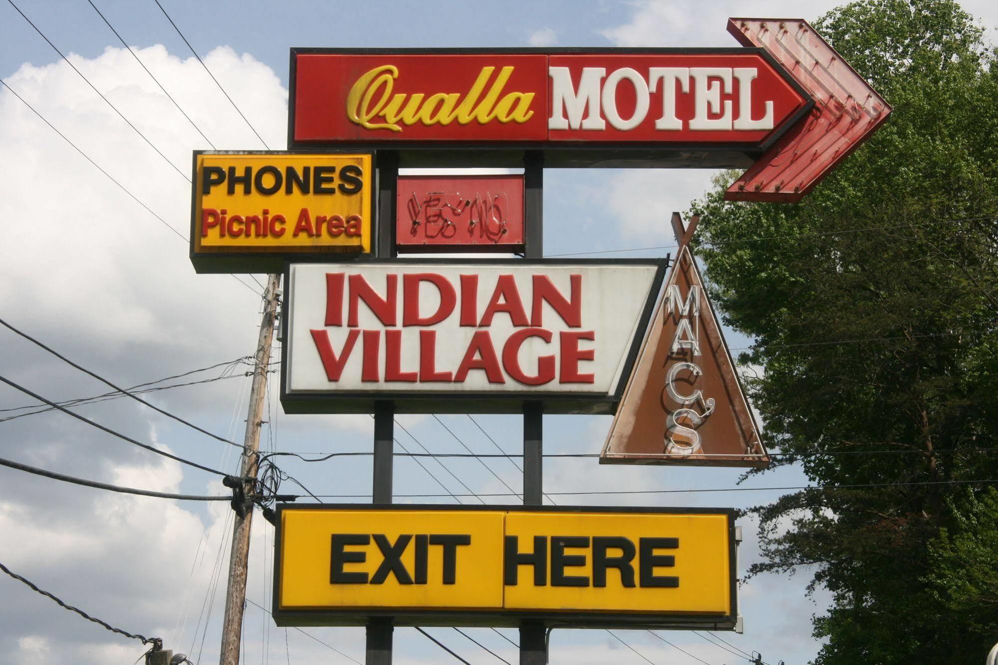 Qualla Cabins And Motel Cherokee Near Casino Whittier Ngoại thất bức ảnh